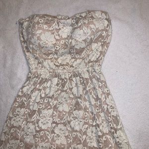 Laced strapless floral dress, size small. Brand: jump apparel